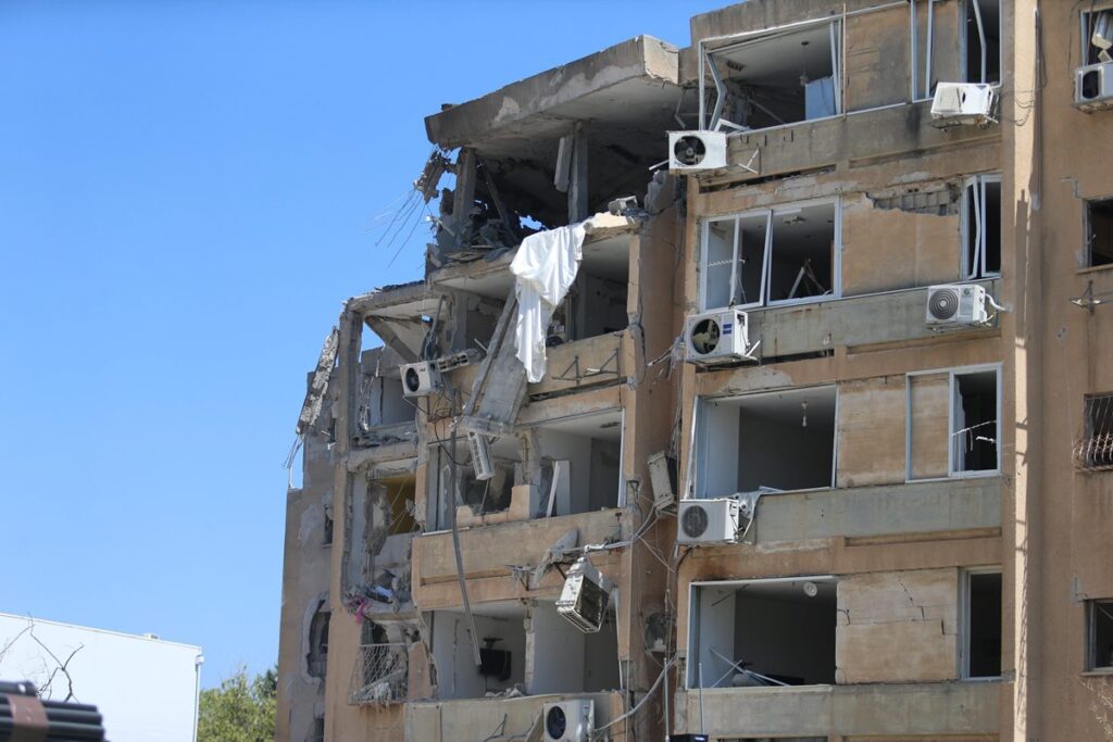 22missil iraniano atinge hospital