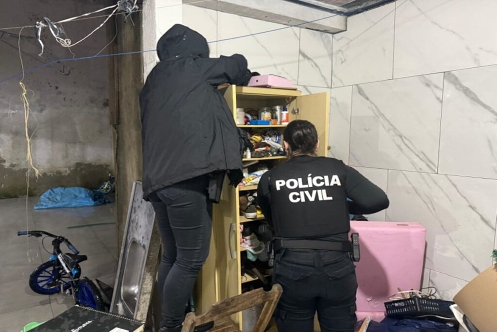 estagiario infiltrado lucrando r