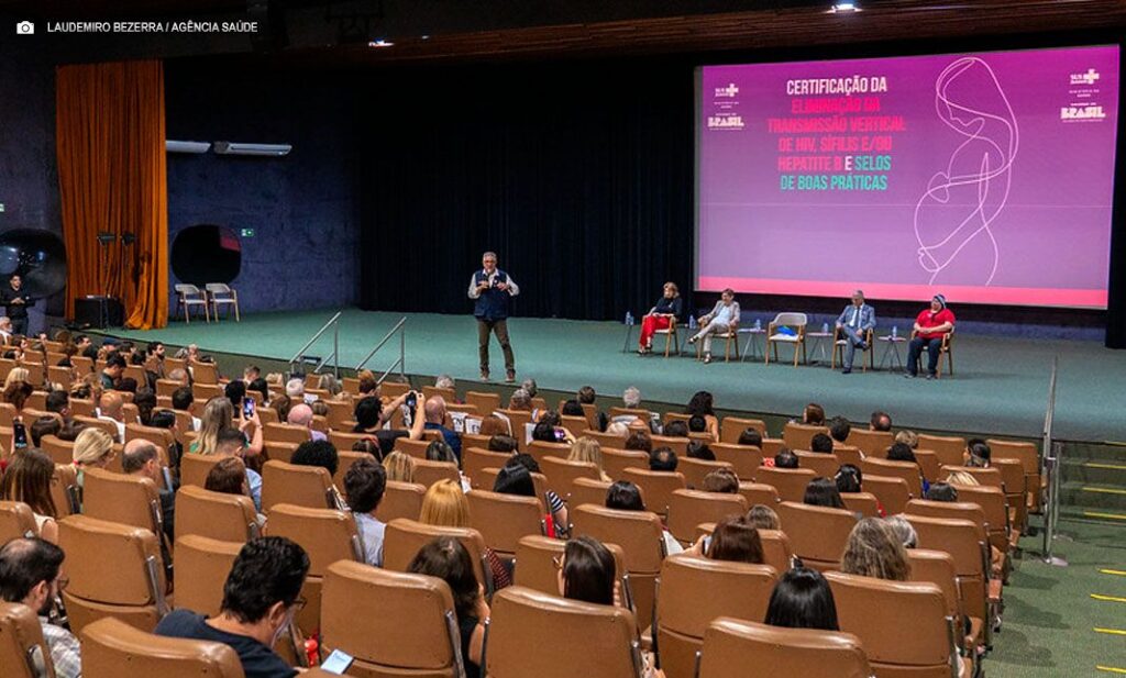 Distrito Federal Recebe Certificação por Combate à Transmissão do HIV e Sífilis