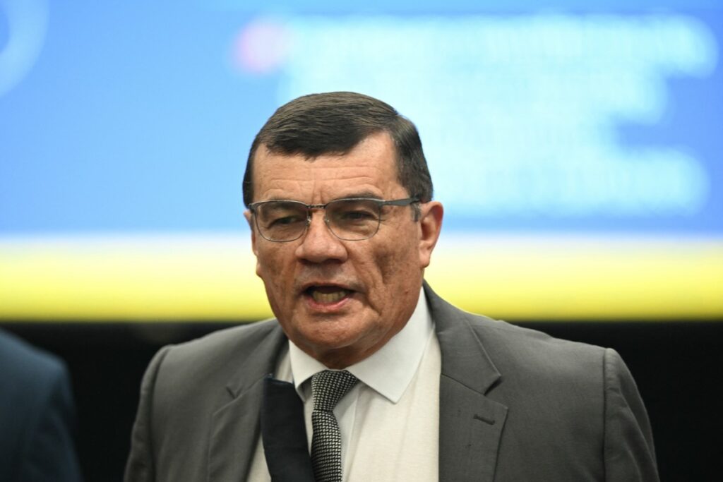 Moraes Permite que General Nogueira Trabalhe e Estude para Reduzir Pena