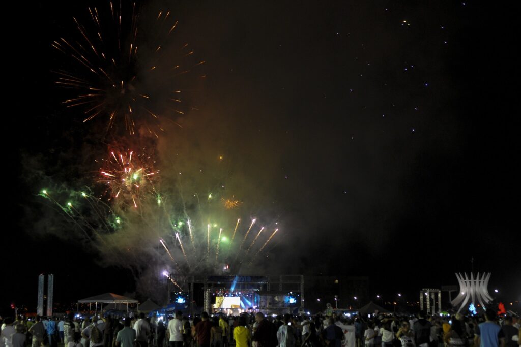 Réveillon 2026 no DF: Transporte, Segurança e Programação Imperdível