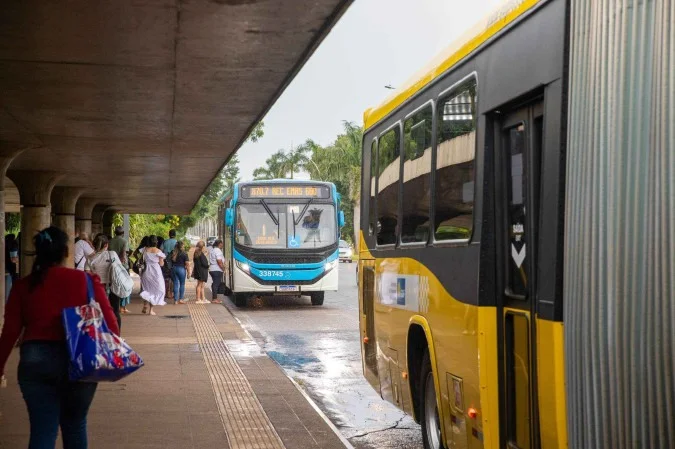 Serviços Públicos no Réveillon do DF: Horários de Funcionamento e Importantes Mudanças Serviços Públicos no Réveillon do DF: Horários de Funcionamento e Importantes Mudanças