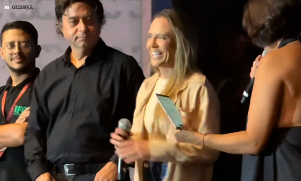 Vídeo Revela Manipulação em Vaia à Celina Leão durante Evento Cultural