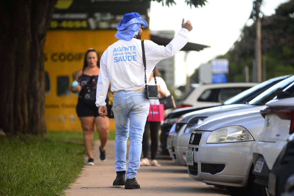 Agentes Comunitários de Saúde de Santa Maria e Gama Recebem Novos Uniformes para Melhor Identificaçã