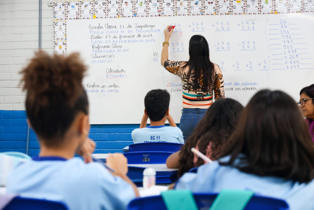 Ano Letivo de 2026 no DF Começa em Fevereiro para 448 Mil Alunos