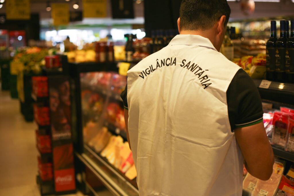 Apreensão de Alimentos Irregulares no DF Aumenta em 2025, Revela Vigilância Sanitária