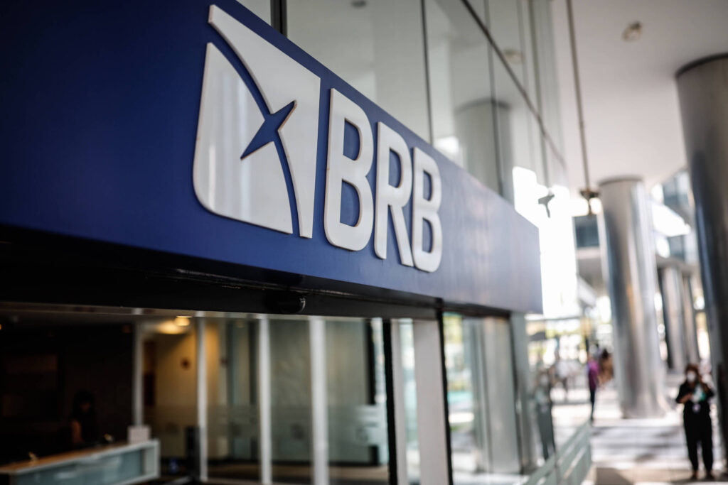 Banco Central exige R$ 2,6 bilhões do BRB para cobrir fraudes do Master Banco Central exige R$ 2,6 bilhões do BRB para cobrir fraudes do Master