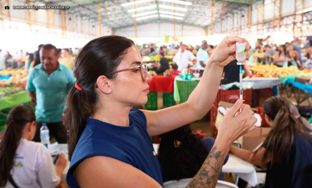Carro da Vacina Leva Imunização à Comunidade de Brazlândia – Acesso Facilitado à Saúde Carro da Vacina Leva Imunização à Comunidade de Brazlândia - Acesso Facilitado à Saúde