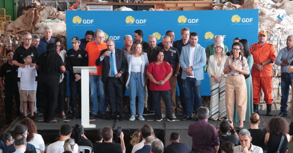 Complexo de Reciclagem no DF Recebe R$ 21,3 Milhões do BNDES para Inclusão de Catadores