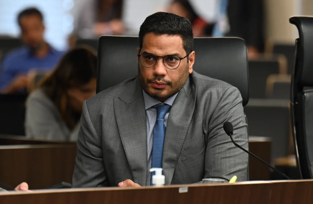 Da Câmara ao TCU: A Ascensão e Desafios de Jhonatan Pereira de Jesus Da Câmara ao TCU: A Ascensão e Desafios de Jhonatan Pereira de Jesus