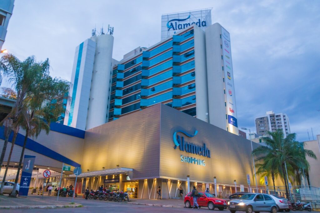 Diversão em Alta: Alameda Shopping Apresenta Brinquedão Inflável para as Férias