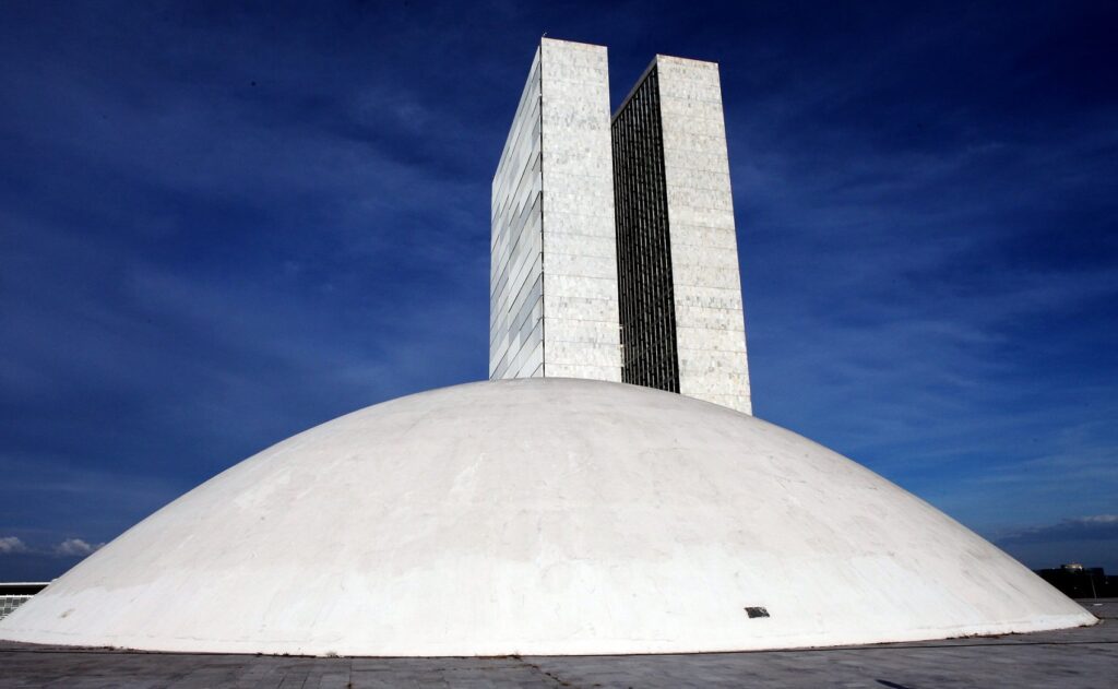 Formação e Registro: Novo Projeto de Lei para Professores de Educação Física