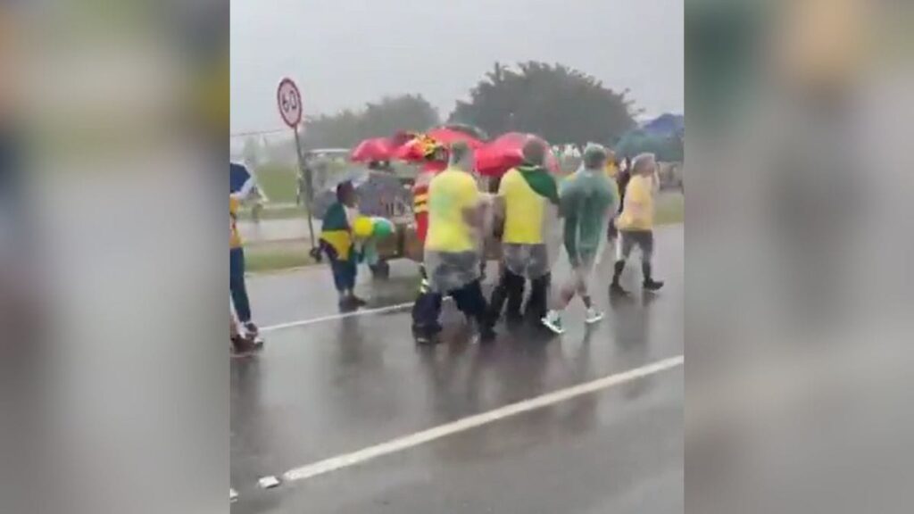 Hospital Atualiza Estado de Saúde de Manifestante Atingida por Raio em Brasília
