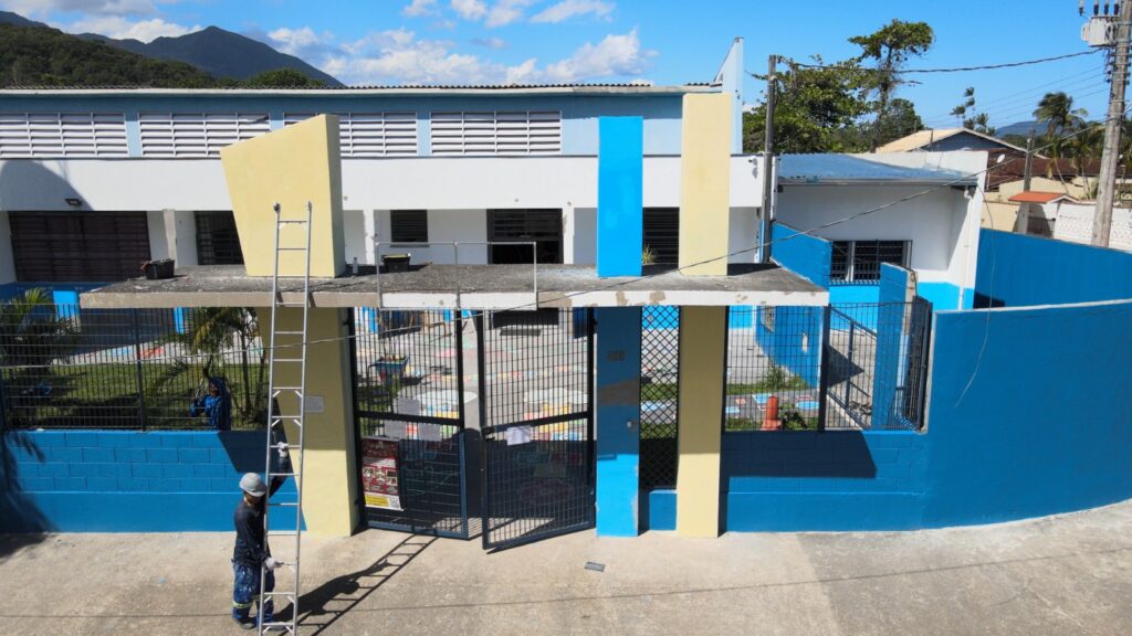 Prefeitura de Caraguatatuba Intensifica Obras em 27 Unidades de Ensino para Melhorar Educação Prefeitura de Caraguatatuba Intensifica Obras em 27 Unidades de Ensino para Melhorar Educação