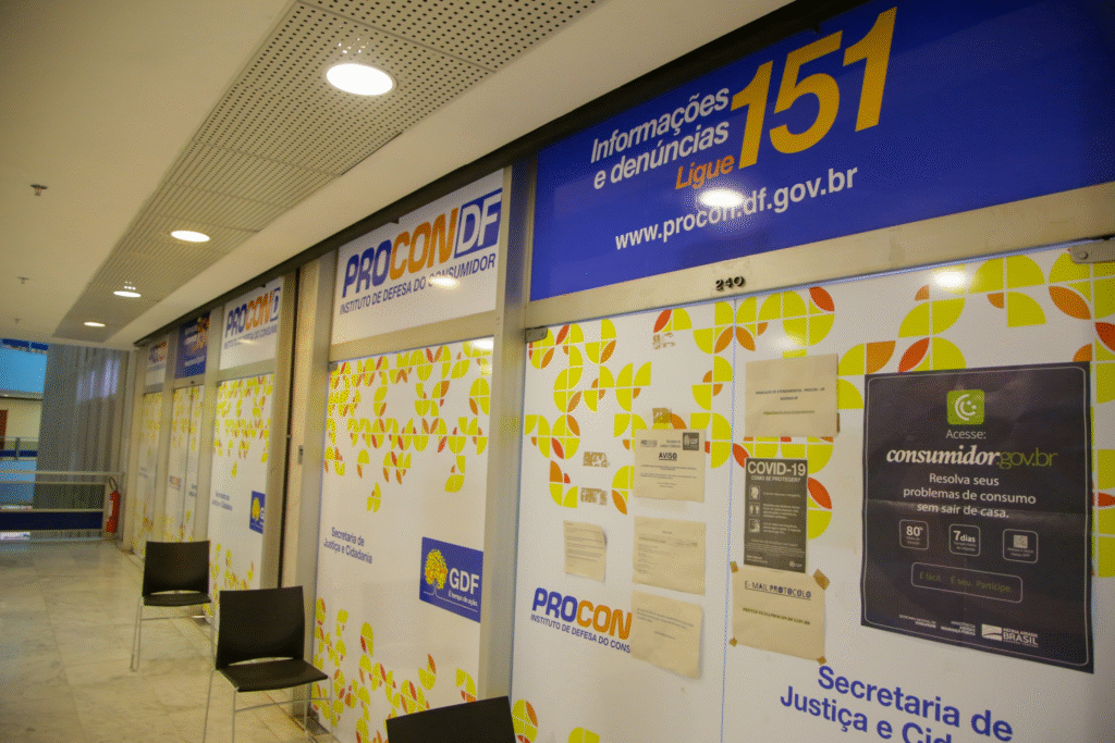 Procon-DF Autua 27 Escolas Particulares em Fiscalização das Listas de Materiais