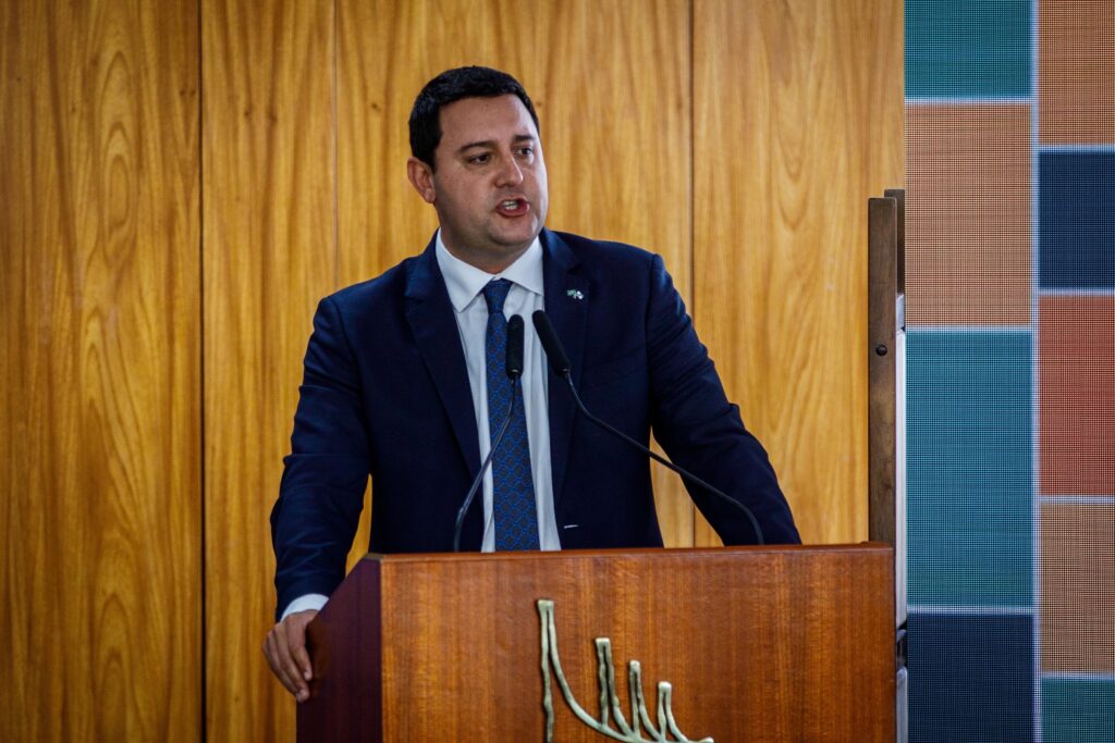 Ratinho Júnior Enfrenta Desafios para Candidatura Presidencial em Seis Estados