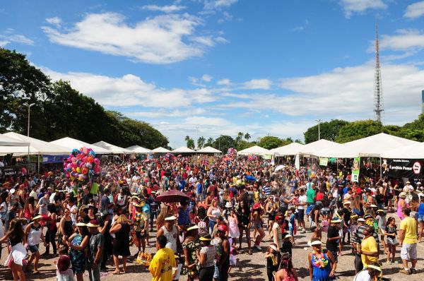 Carnaval em Brasília: Um Destino Plural Entre Folia e Tranquilidade Carnaval em Brasília: Um Destino Plural Entre Folia e Tranquilidade
