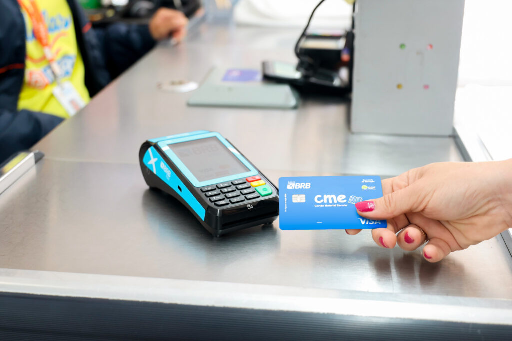 Cartão Material Escolar: Primeiro Lote Credita R$ 36 Milhões em Benefícios Cartão Material Escolar: Primeiro Lote Credita R$ 36 Milhões em Benefícios