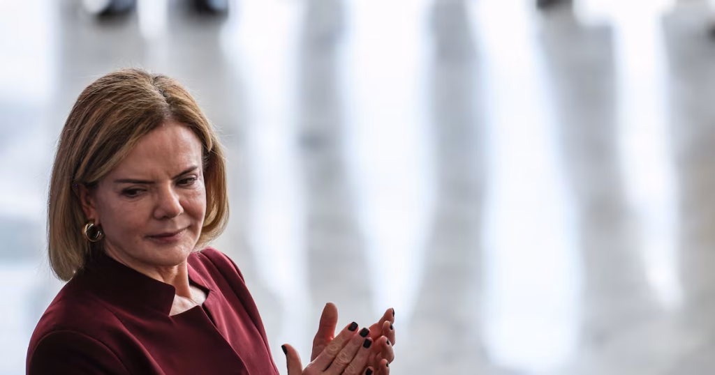 Gleisi Hoffmann Afirma que Solução para Rombo do BRB é Responsabilidade do Governo do DF