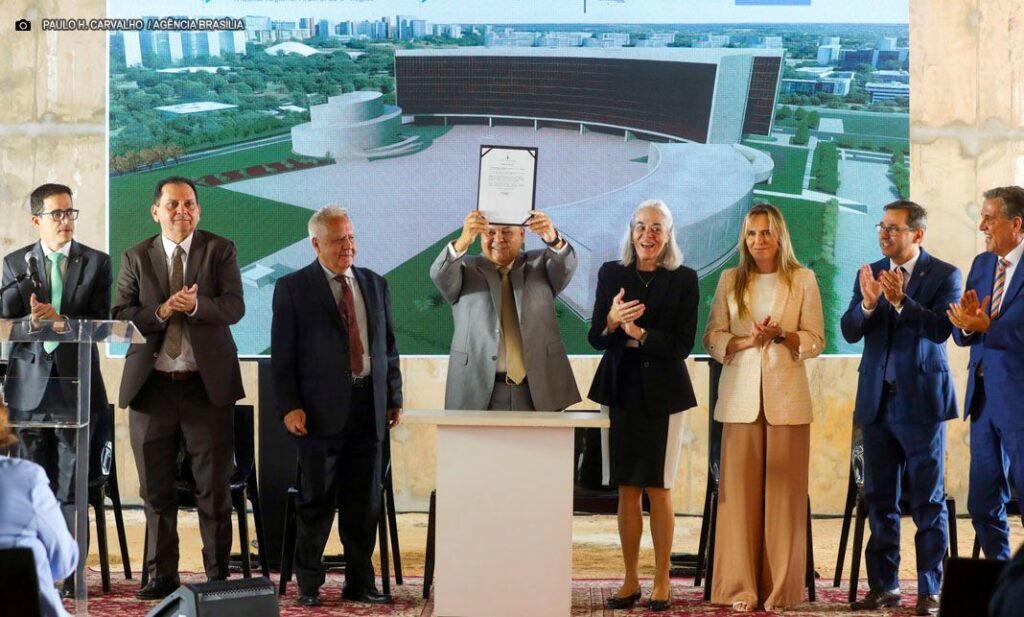 Governador Ibaneis Rocha Retoma Obras da Nova Sede do TRF1 e Marca Avanço Histórico