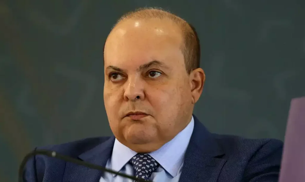 Governo do Distrito Federal Avalia Socorro ao Banco de Brasília Diante de Dificuldades Financeiras