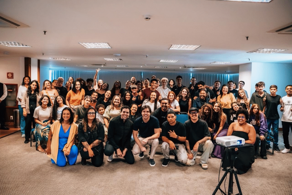 Oficinas Gratuitas Capacitam Jovens para o Mercado de Trabalho