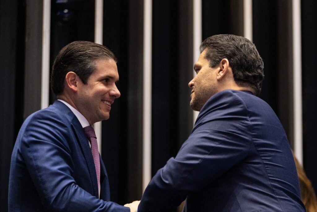 Tensão Política Marca Retorno do Congresso: Foco na Escala 6x1 e Trabalho por Aplicativo