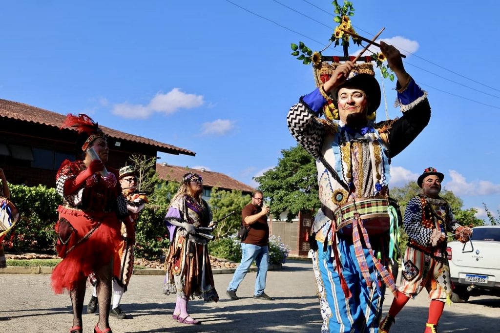A Teia dos Pontos de Cultura: Inteligência Coletiva em Ação A Teia dos Pontos de Cultura: Inteligência Coletiva em Ação