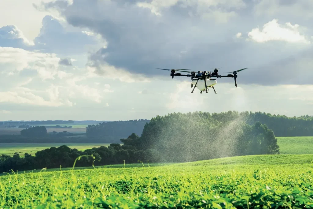 Brasil Acelera Uso de Drones no Agronegócio, Enfrentando Desafios e Riscos