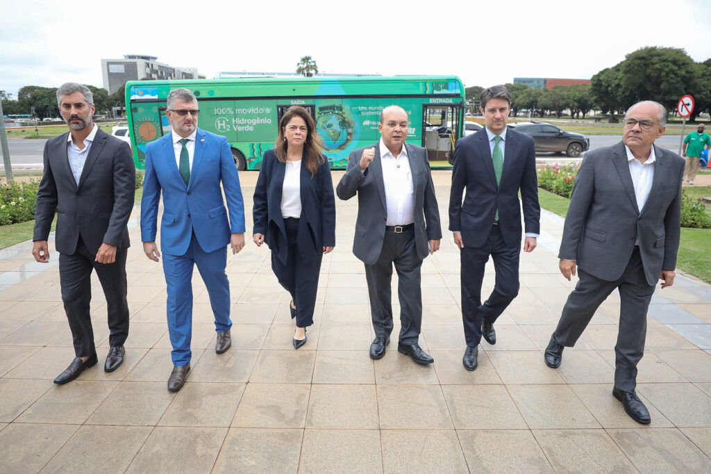 Brasília Inova com Primeira Rota Turística de Ônibus a Hidrogênio Verde do Brasil