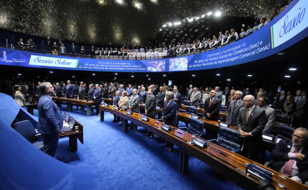 Câmara dos Deputados Aprova Reajuste Salarial para Segurança do DF e Novas Regras de Trânsito Câmara dos Deputados Aprova Reajuste Salarial para Segurança do DF e Novas Regras de Trânsito