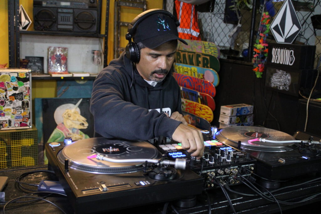 Celebração do Dia Mundial do DJ na Casa do Hip Hop de Ceilândia