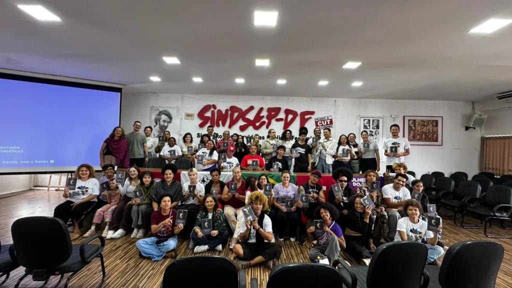 Curso de Cultura e Realidade Brasileira Forma Cidadãos Críticos no DF