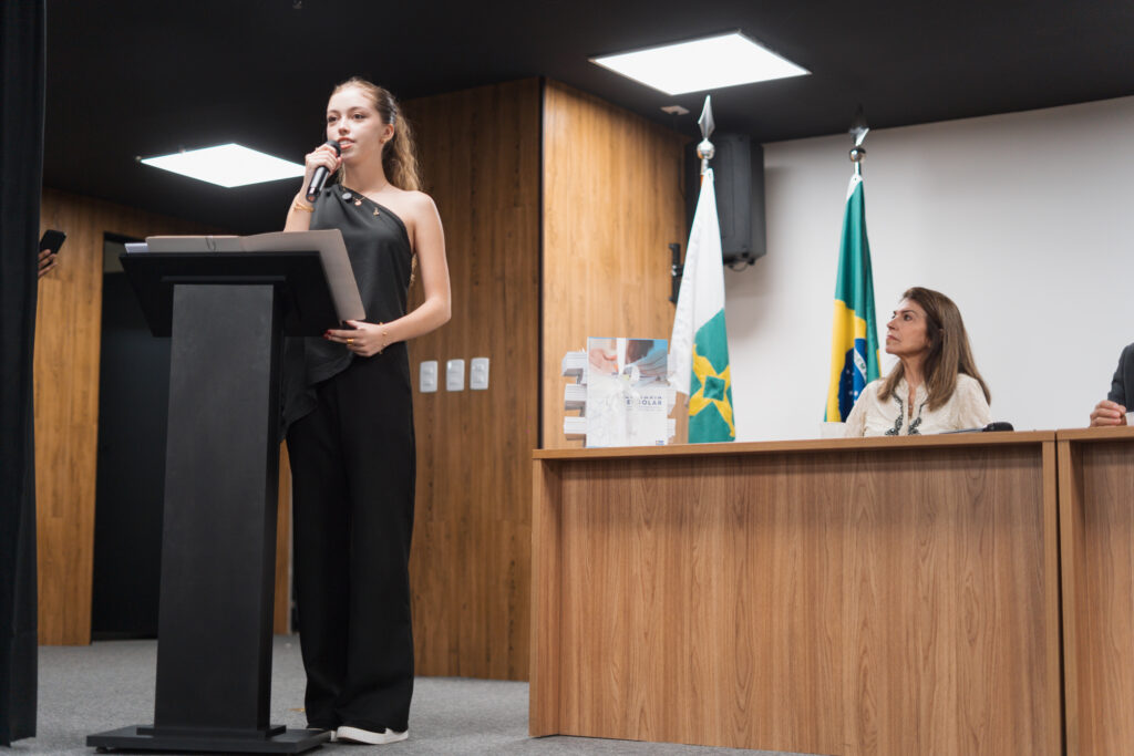 Estudante de 17 anos assume Secretaria de Educação por um dia e inspira mudança Estudante de 17 anos assume Secretaria de Educação por um dia e inspira mudança