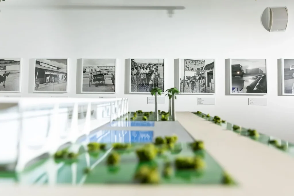 Exposição 'Brasília – Da Utopia à Capital' Leva História e Arquitetura Brasileira a Paris