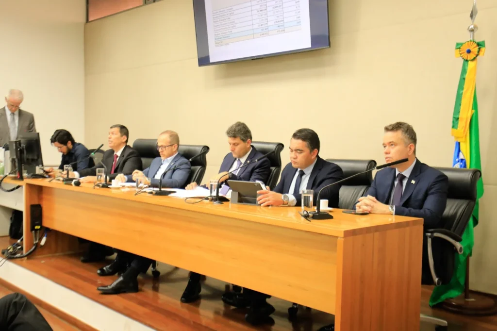 GDF Alcança Superávit e Cumpre Metas Fiscais em 2025