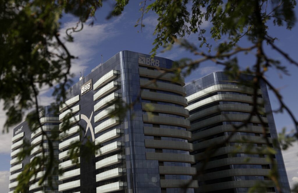 Governo de Ibaneis Tem Prazo de 10 Dias para Justificar Lei do BRB; Capitalização Entra em Debate Ju