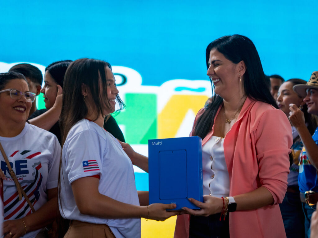 Mais de 20 mil Tablets Entregues em 24 Horas: Um Passo Rumo à Inclusão Digital no Maranhão Mais de 20 mil Tablets Entregues em 24 Horas: Um Passo Rumo à Inclusão Digital no Maranhão