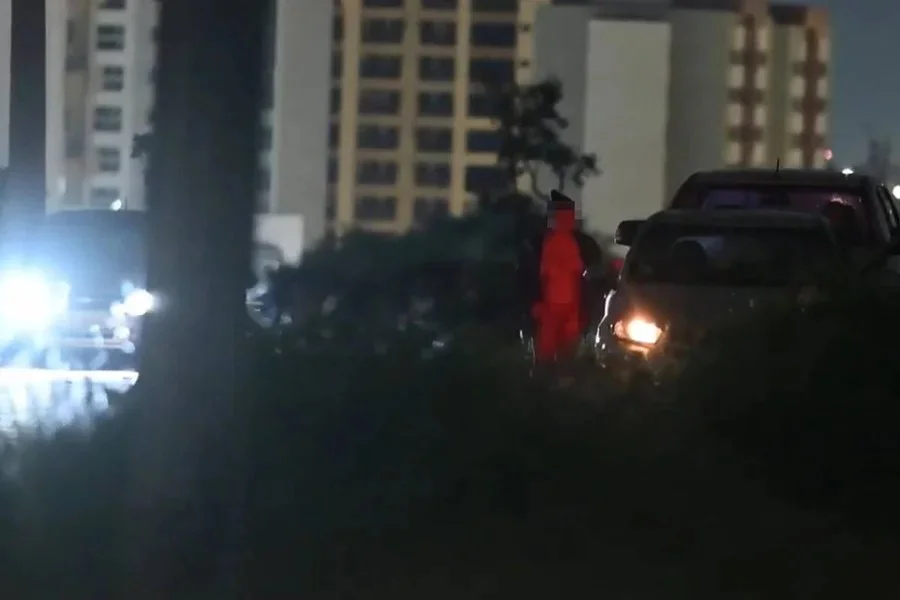 Mulher em Sobretudo Desafia PM em Taguatinga: A Cena Viral do Bumbum Guloso Mulher em Sobretudo Desafia PM em Taguatinga: A Cena Viral do Bumbum Guloso