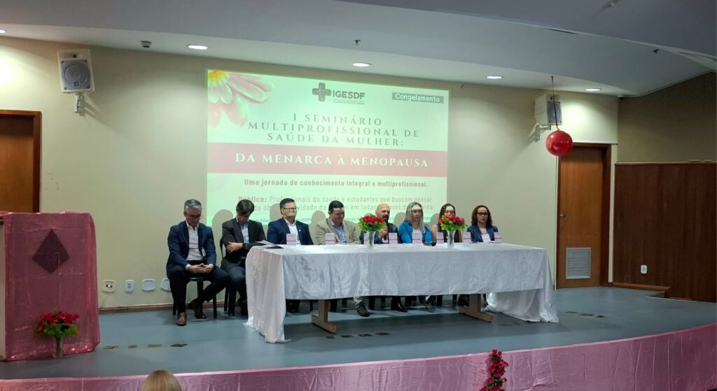 Seminário Especializado Destaca a Saúde da Mulher em Fases Críticas da Vida