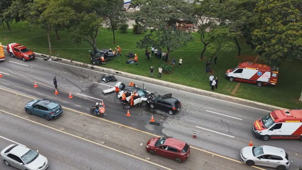 Batida Frontal no Eixão Sul: Feridos e Vias Interditadas em Brasília