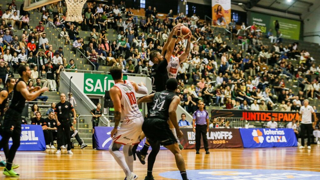 Caxias do Sul Basquete Enfrenta Brasília: Decisão Crucial nos Playoffs do NBB