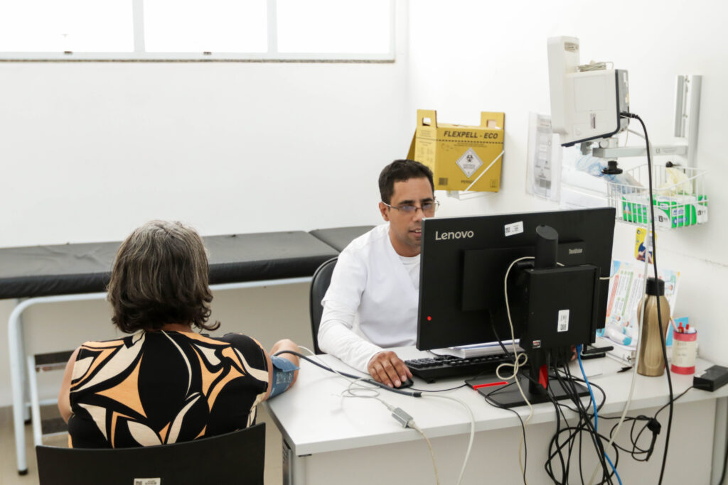 Comunicação Eficiente: Caminho Para Relações Saudáveis em Unidades de Saúde do DF