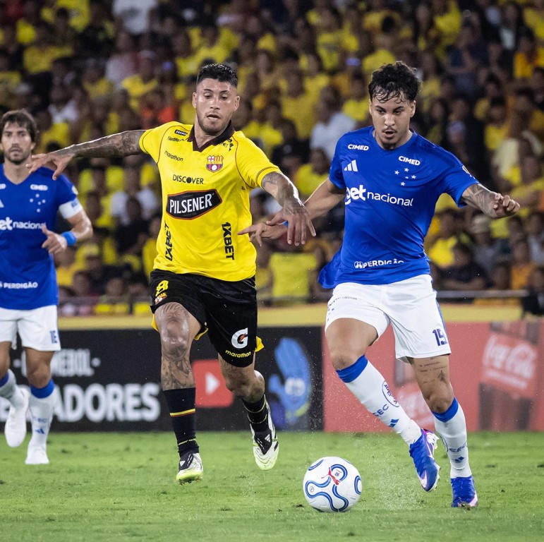 Cruzeiro Inicia Libertadores com Vitória Importante em Guayaquil Cruzeiro Inicia Libertadores com Vitória Importante em Guayaquil
