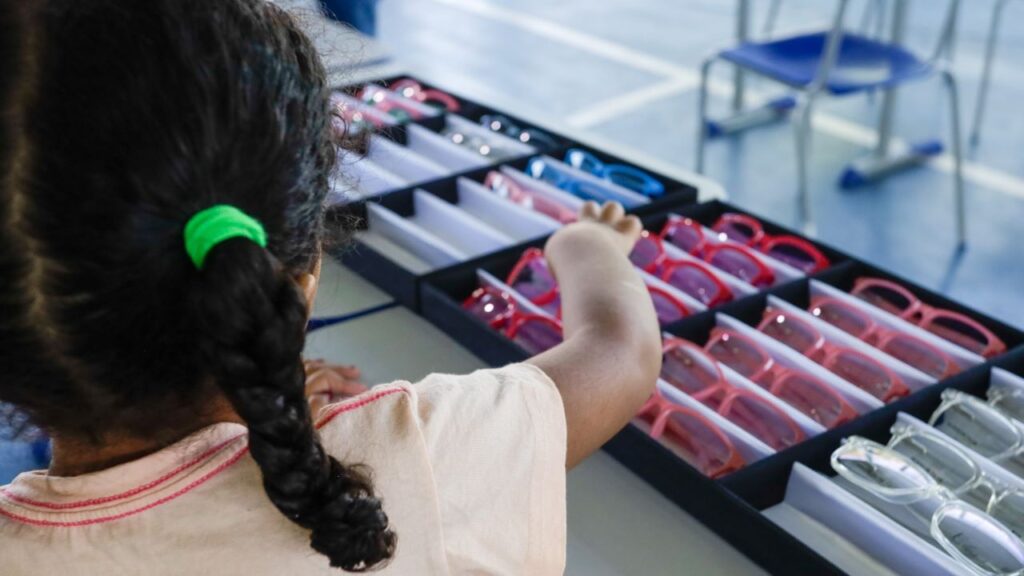 Distribuição Gratuita de Óculos Beneficiará Moradores do DF: Saiba Como Participar Distribuição Gratuita de Óculos Beneficiará Moradores do DF: Saiba Como Participar