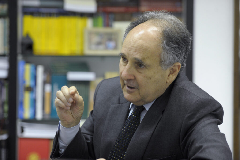 Educação no Brasil: Uma Prioridade Ignorada