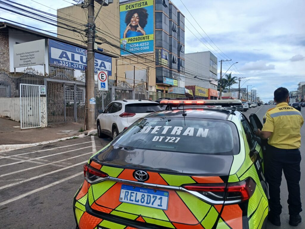 Fiscalização em Taguatinga: Uso de Vagas Especiais é Verificado pelo Detran-DF