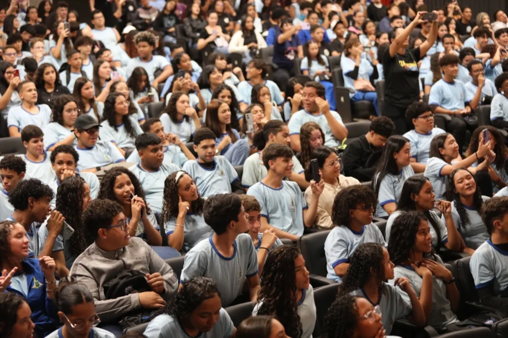 Formação para Estudantes: Prevenção à Violência e Cultura de Paz nas Escolas