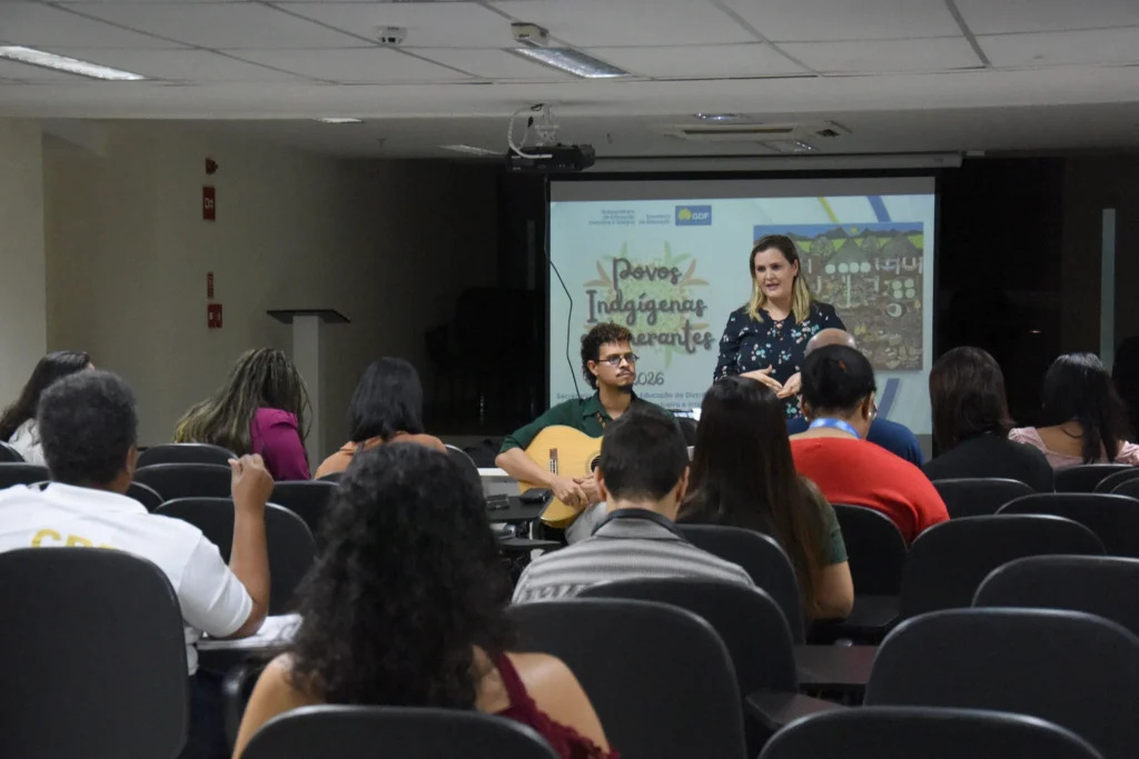 Iniciativa Amplia Diálogo sobre Povos Indígenas e Itinerantes na Educação Iniciativa Amplia Diálogo sobre Povos Indígenas e Itinerantes na Educação