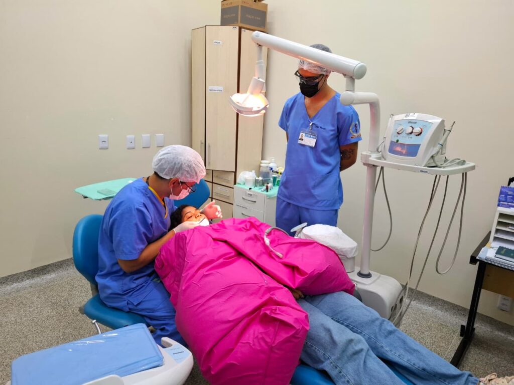 Inovação no Atendimento Odontológico: Novo Equipamento Revoluciona Cuidados no Hospital de Santa Mar